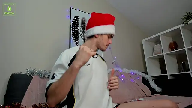 Snapshot of Perry_Knight chatting on 12/31/24, 09:28 Perry Knight online show from 12/31/24, 09:28