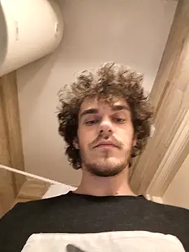 Snapshot of Perry_Knight chatting on 10/20/25, 06:19 Perry Knight online show from 10/20/25, 06:19