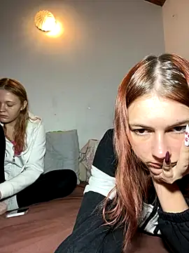 ella grays online show from 10/04/25, 07:12