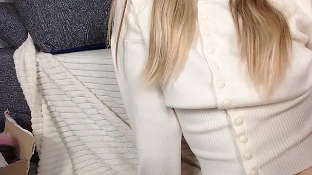 sofiaa here online show from 04/07/26, 12:11