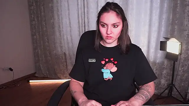 Snapshot of Hoot_owl_cb chatting on 04/04/26, 04:11 Hoot owl cb online show from 04/04/26, 04:11