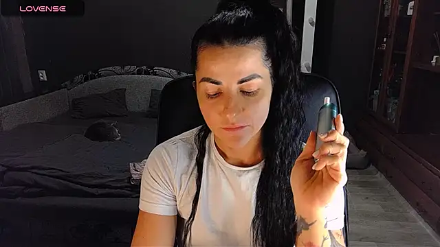 Aria Dl online show from 12/05/25, 04:03