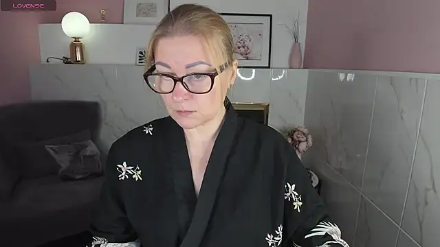 AlexandraKind online show from 01/14/25, 01:28