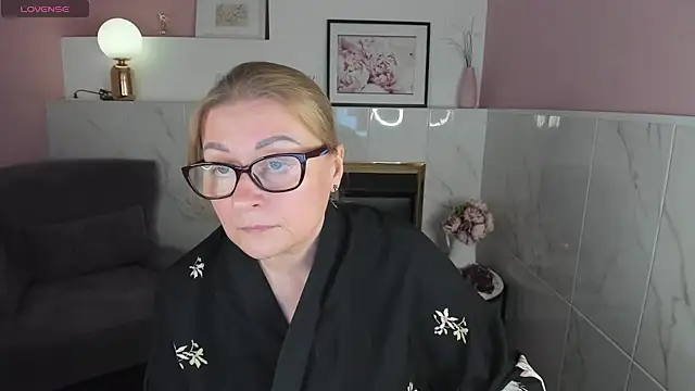 AlexandraKind online show from 01/14/25, 04:29