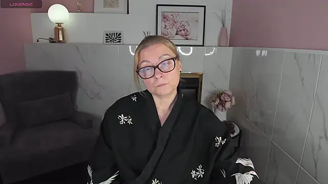 AlexandraKind online show from 01/14/25, 07:32