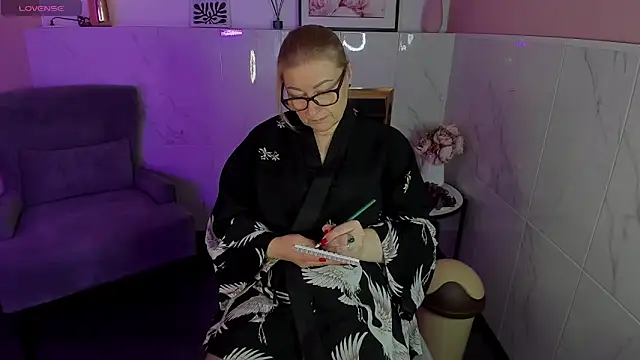 AlexandraKind online show from 01/17/25, 01:56