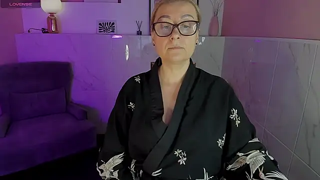 AlexandraKind online show from 01/17/25, 04:57