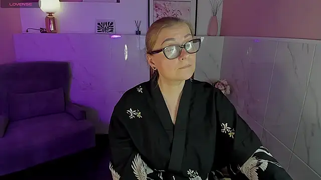 AlexandraKind online show from 01/18/25, 02:25