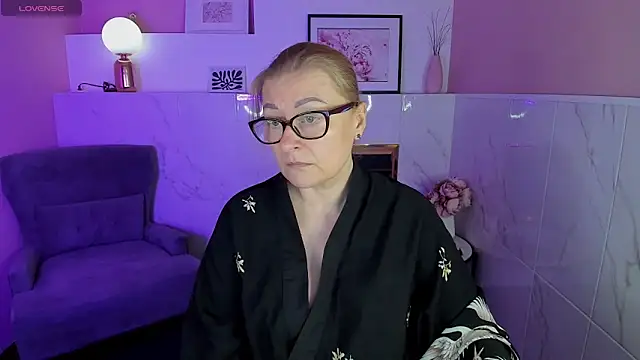 AlexandraKind online show from 01/19/25, 01:33