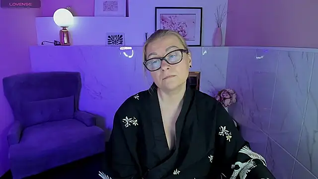 AlexandraKind online show from 01/19/25, 07:37