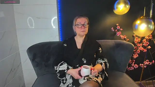 AlexandraKind online show from 01/22/25, 01:32