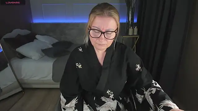 AlexandraKind online show from 01/28/25, 11:50