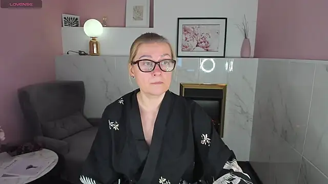 AlexandraKind online show from 02/01/25, 01:41