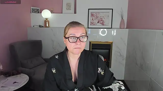 AlexandraKind online show from 02/01/25, 04:44