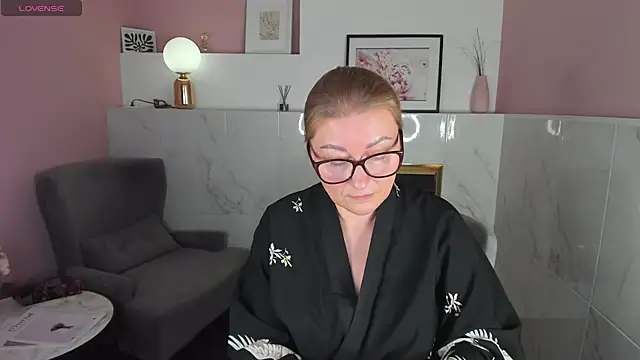 AlexandraKind online show from 02/01/25, 07:44