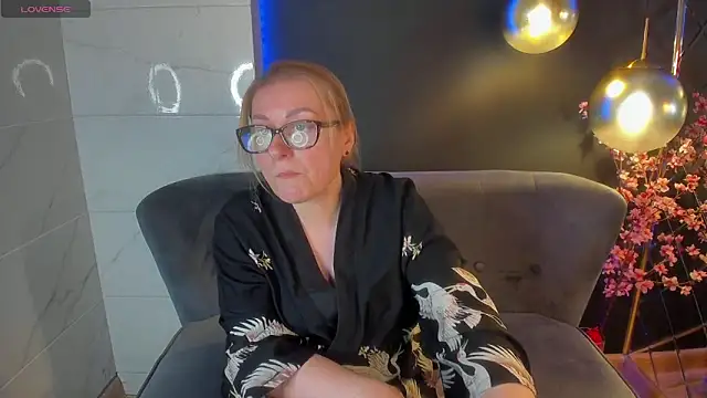 AlexandraKind online show from 02/02/25, 04:43