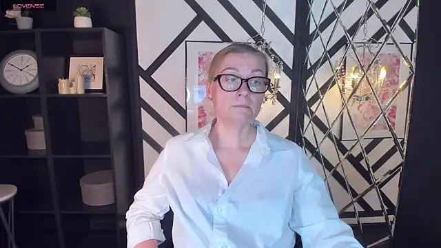 AlexandraKind online show from 02/11/25, 04:46