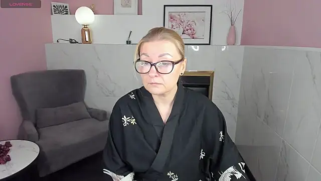 AlexandraKind online show from 02/12/25, 01:48