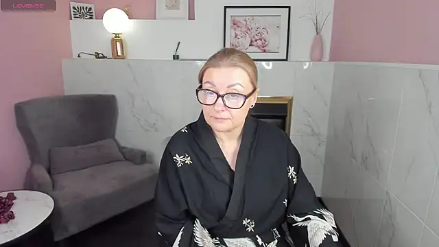 AlexandraKind online show from 02/12/25, 07:56