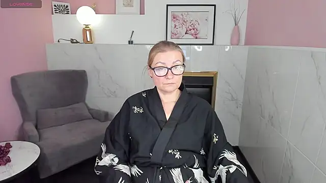 AlexandraKind online show from 02/12/25, 11:51