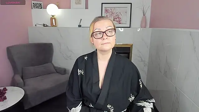 AlexandraKind online show from 02/13/25, 02:56