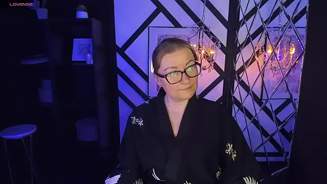 AlexandraKind online show from 02/15/25, 02:47