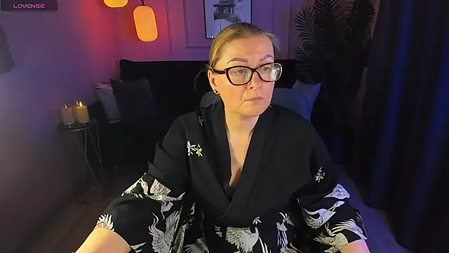 AlexandraKind online show from 02/16/25, 03:04