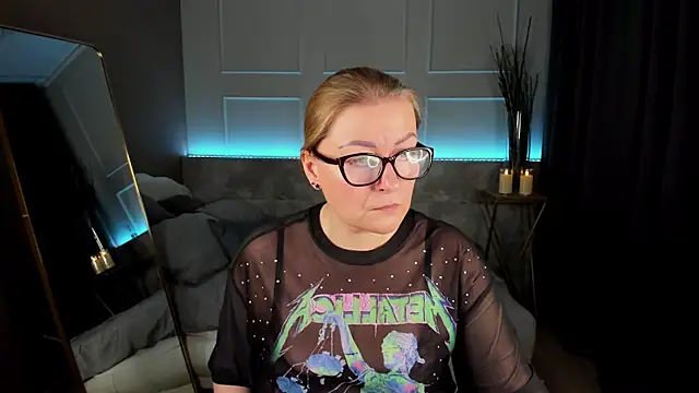 AlexandraKind online show from 02/18/25, 08:47