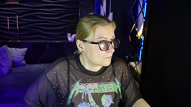 AlexandraKind online show from 02/19/25, 08:41