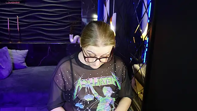 AlexandraKind online show from 02/19/25, 11:46