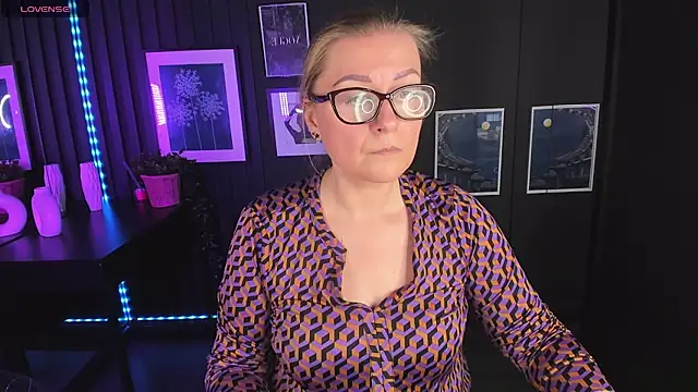 AlexandraKind online show from 02/21/25, 11:54