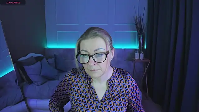 AlexandraKind online show from 02/24/25, 08:36