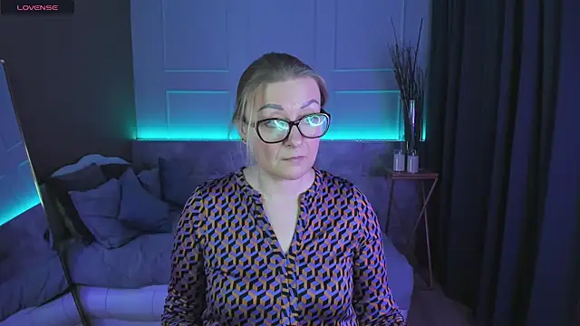 AlexandraKind online show from 02/24/25, 11:41