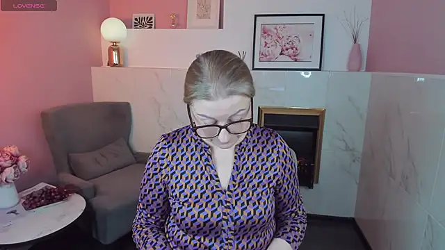 AlexandraKind online show from 02/25/25, 12:34