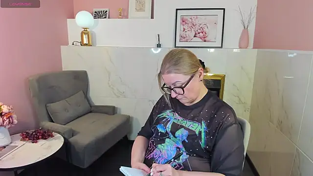 AlexandraKind online show from 02/27/25, 06:50