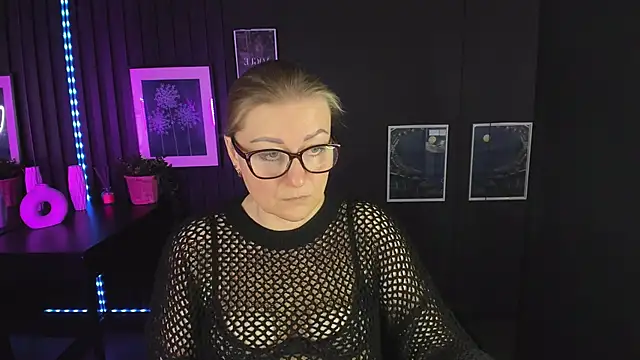 AlexandraKind online show from 03/10/25, 01:43