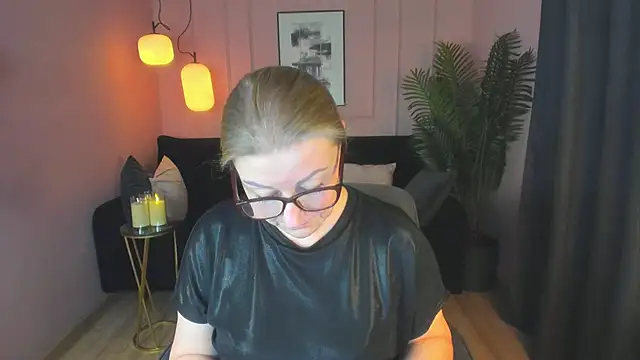 AlexandraKind online show from 03/17/25, 04:54