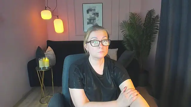 AlexandraKind online show from 03/17/25, 07:58