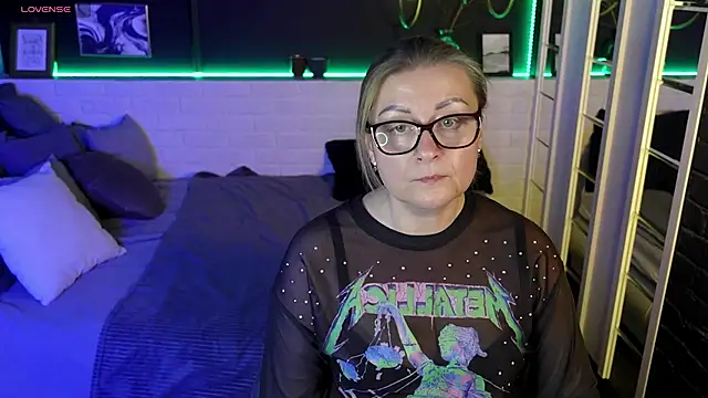 AlexandraKind online show from 03/22/25, 04:47