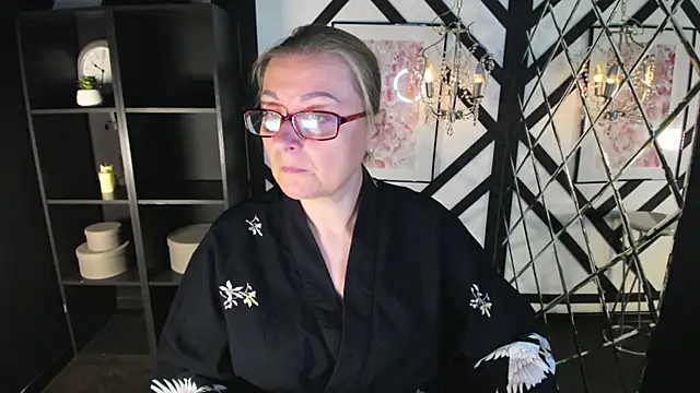 AlexandraKind online show from 10/01/25, 01:39