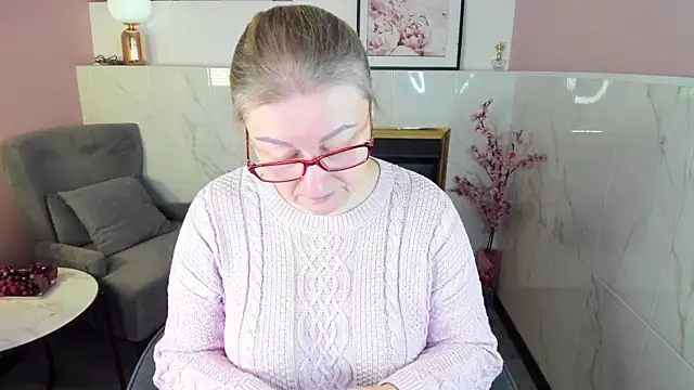 Snapshot of AlexandraKind chatting on 11/29/25, 03:26 AlexandraKind online show from 11/29/25, 03:26