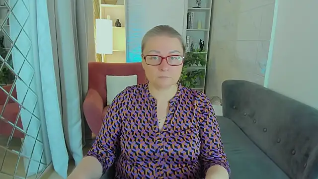 AlexandraKind online show from 12/14/25, 08:46