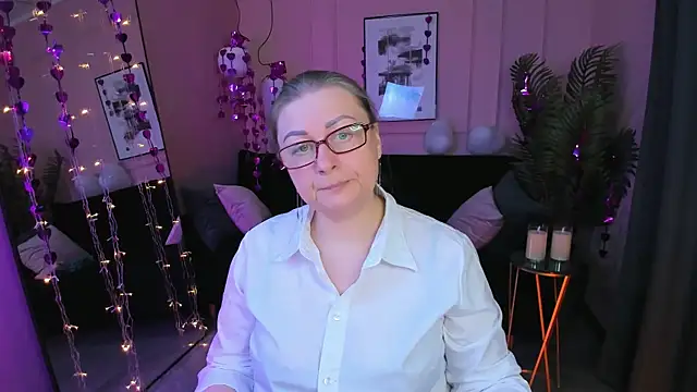 AlexandraKind online show from 02/15/26, 09:00