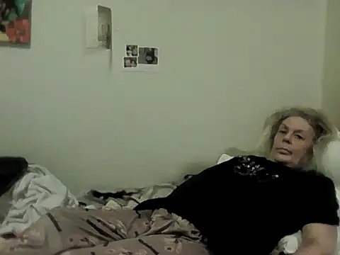 housewife shantie online show from 02/10/26, 04:16