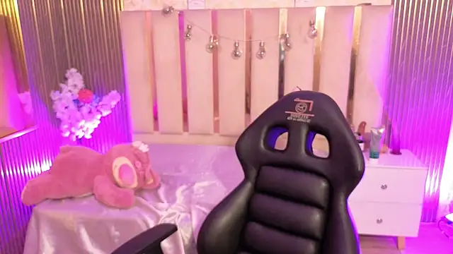 Andy tay1 online show from 12/01/25, 03:44