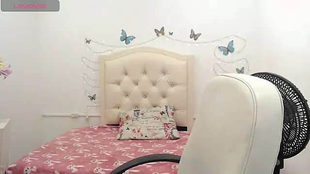 elly willis online show from 12/15/24, 11:09