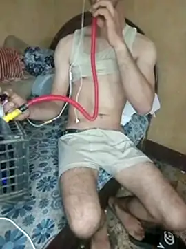 Snapshot of LOOLOOO123123 chatting on 10/18/25, 04:26 LOOLOOO123123 online show from 10/18/25, 04:26