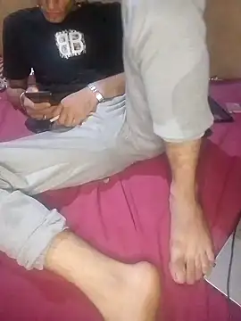 Snapshot of LOOLOOO123123 chatting on 11/07/25, 06:02 LOOLOOO123123 online show from 11/07/25, 06:02