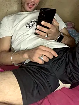 Snapshot of LOOLOOO123123 chatting on 11/30/25, 03:43 LOOLOOO123123 online show from 11/30/25, 03:43