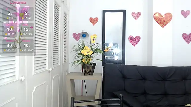 Snapshot of lulu_25_ chatting on 12/14/24, 11:50 lulu 25 online show from 12/14/24, 11:50